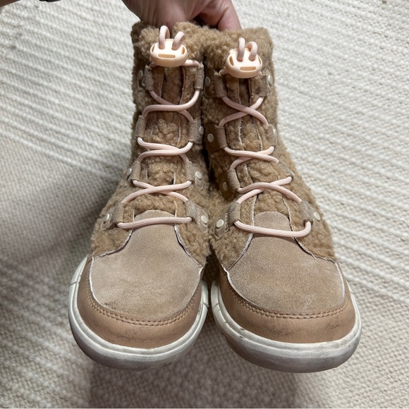 SOREL girls' tan Youth Explorer Cozy Canoe sherpa lace up boots 4 - Picture 2 of 13